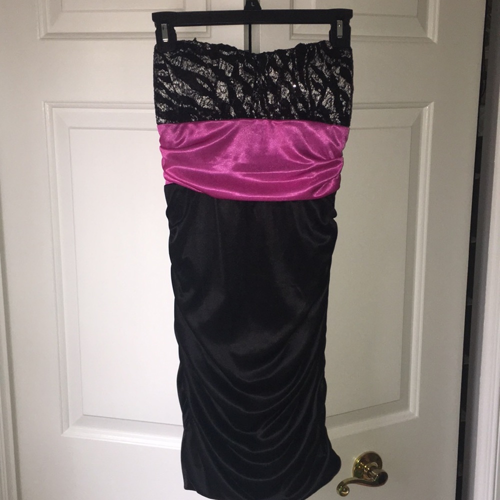 Stretchy tight strapless formal dress